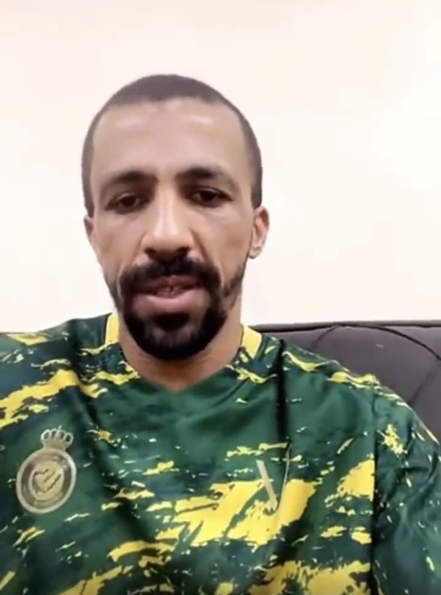 لكل رجالات #النصر  و الشرفيين 

متعب ابو ظهر مشجع نصراوي وفي و سنوات وهو مع النصر في كل مكان حاضر و مشجع في مدرجاته اتمنى من الله ثم منكم الوقفه معه و مع أسرته في ظروفه الصعبه ..