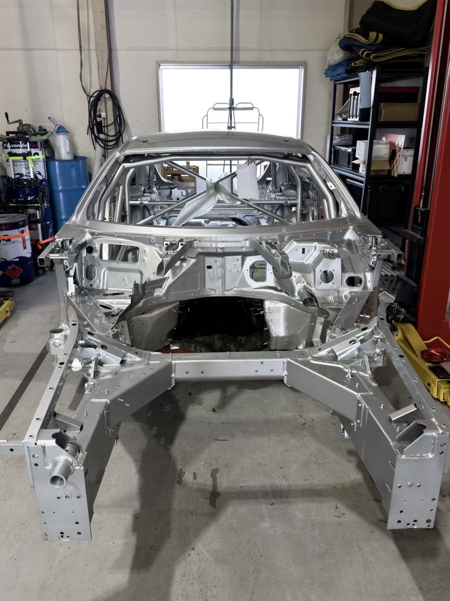 創刊号のハズだが値段は凄そう。 ガチでドキュメンタリーを出版した方