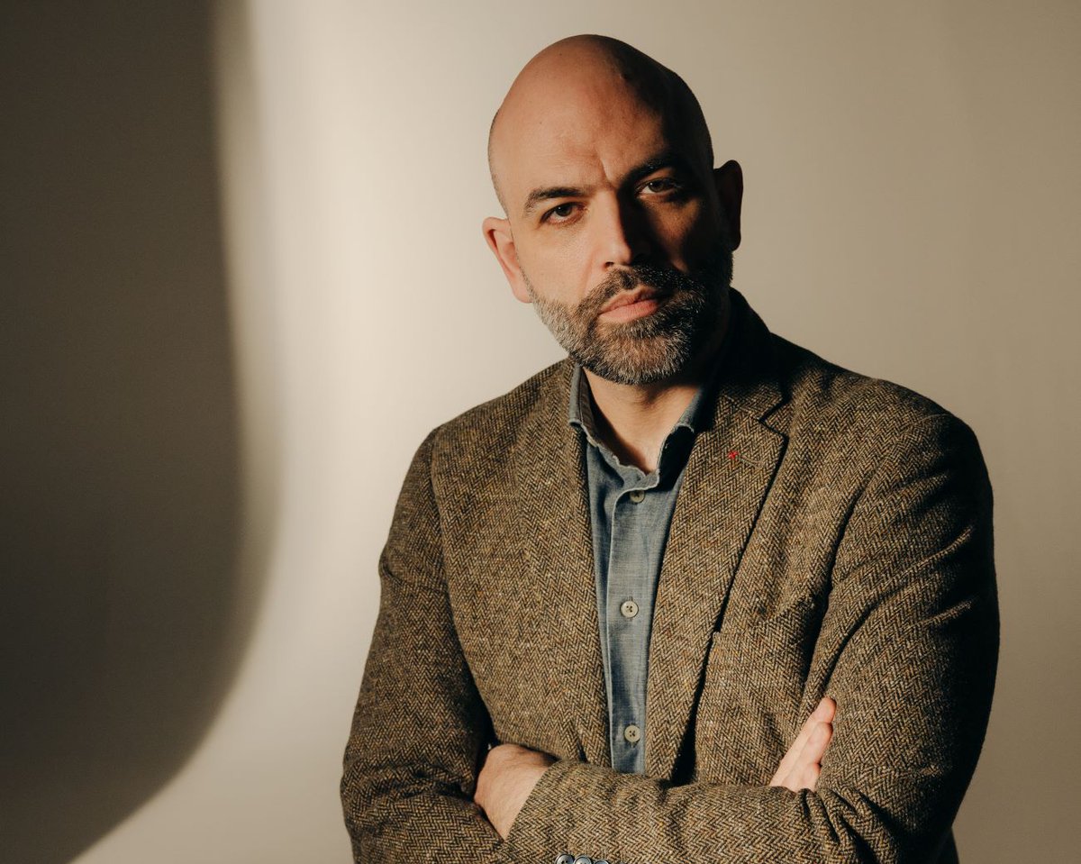 L'80% dei gionalisti sportivi ed opinionisti dicono che è grave quello che ha detto <a href="/robertosaviano/">Roberto Saviano</a> su #Marotta perché c'è di mezzo l'#Inter ,se ci fosse stata la #Juventus sarebbe l'opposto. 
#CALCIOPOLI2 non mollare #Saviano , fai crollare la vera ed unica #Cupola!