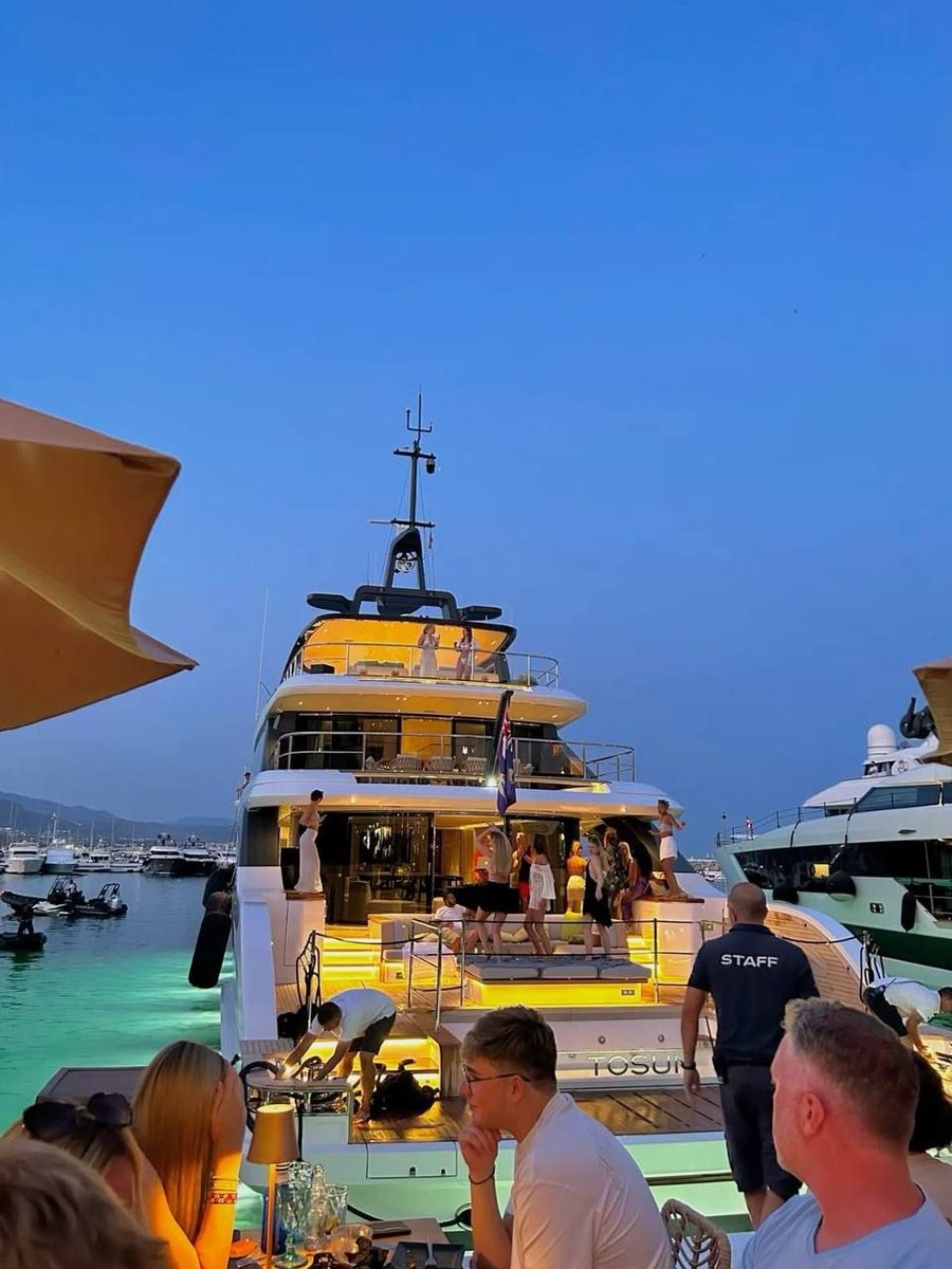 Vibes 🖤 tweet media