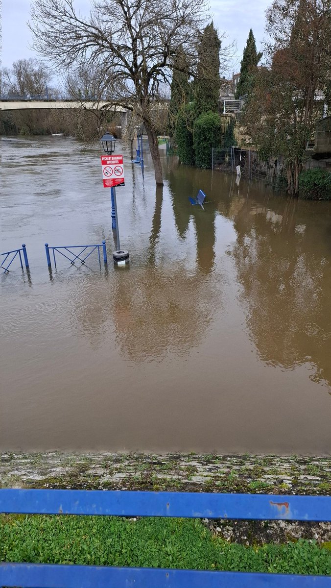 🍂☕️~𝐑𝐄𝐌𝐘~📚✍️ tweet media