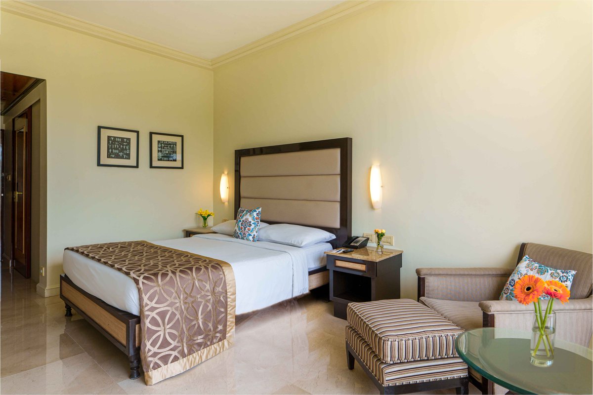 Your serene escape in the heart of Pune

Experience comfort, elegance and a stay designed just for you at Blue Diamond Pune.

Reserve now : +91 20660 80700.

#SeleQtionHotels #BlueDiamondPunelHCLSeleQtions #Pune #ExperienceSeekers #Staycation