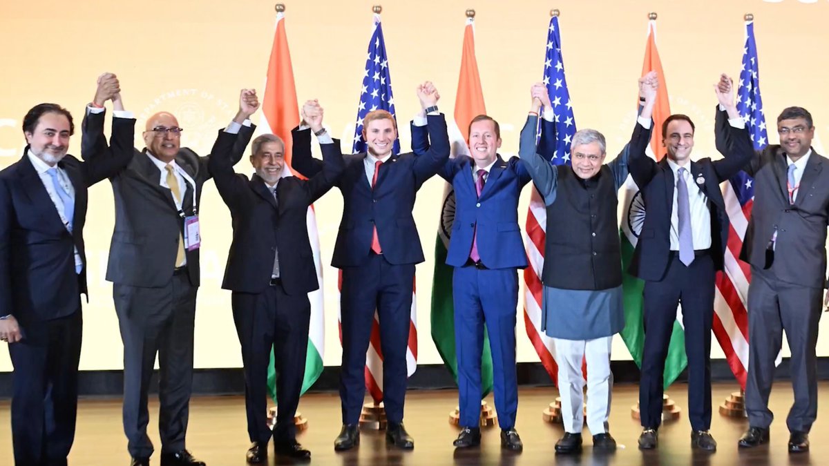 EmoriDiamond's tweet image. India joins the U.S. led Silicon Pact at the AI Summit 🇮🇳
A powerful step toward global innovation, AI growth, and future-ready technology.

At Emori, we support ideas that shape tomorrow through innovation and responsible growth.

#AISummit #IndiaTech #Innovation #Emori