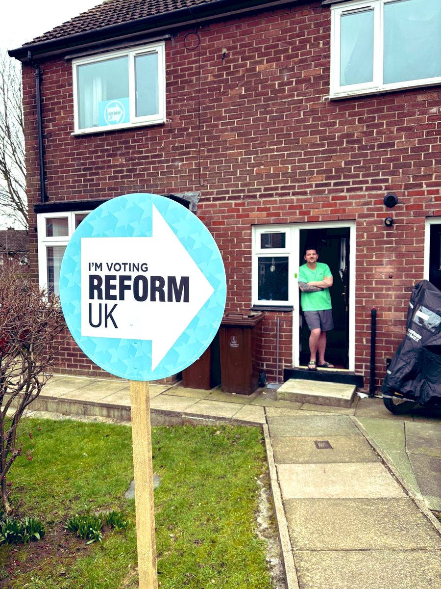 GoodwinMJ's tweet image. Thank you 🙏 

Springing up everywhere

Vote Reform, Get Starmer Out, Put Gorton &amp;amp; Denton first