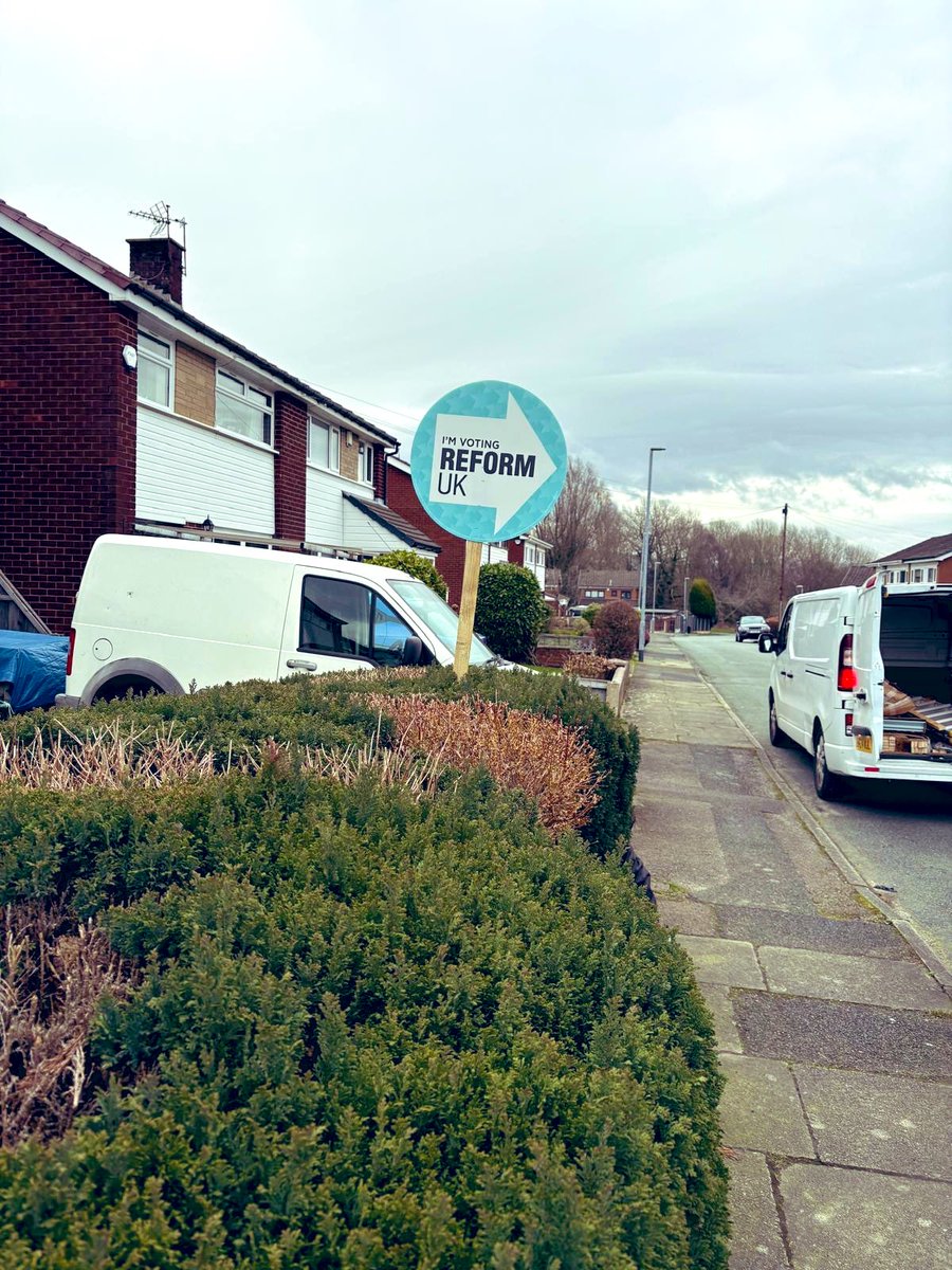 GoodwinMJ's tweet image. Thank you 🙏 

Springing up everywhere

Vote Reform, Get Starmer Out, Put Gorton &amp;amp; Denton first