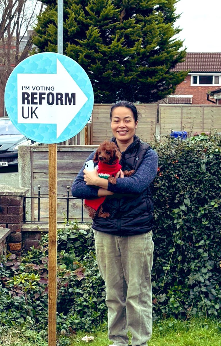 GoodwinMJ's tweet image. Thank you 🙏 

Springing up everywhere

Vote Reform, Get Starmer Out, Put Gorton &amp;amp; Denton first