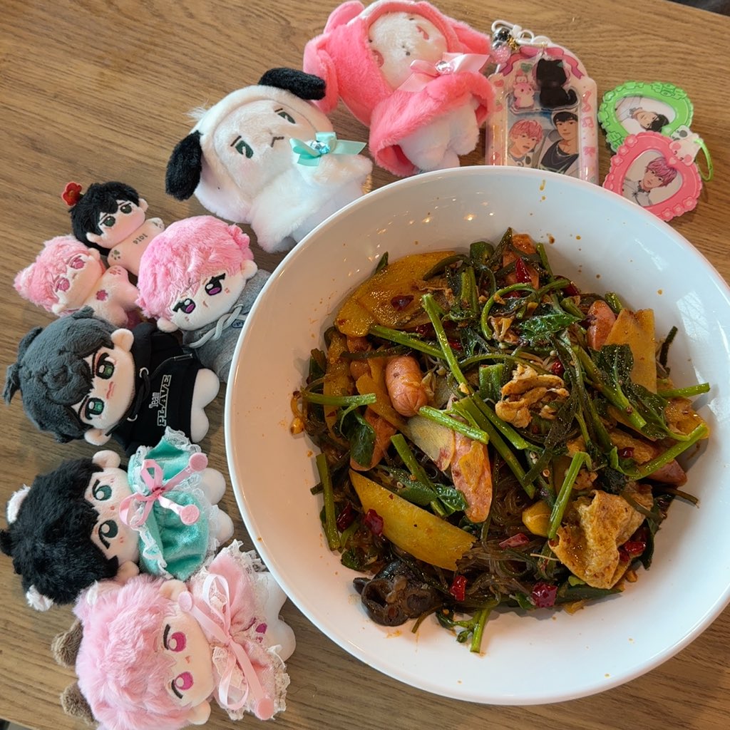 managed to catch the last day of hambam photomatic event by <a href="/hamibamiverse/">🖤🩷</a> 🖤💓

thank you for the event!! the frames are so cute and coquette 🫶

#CrayonandCouture_HMBM #함밤