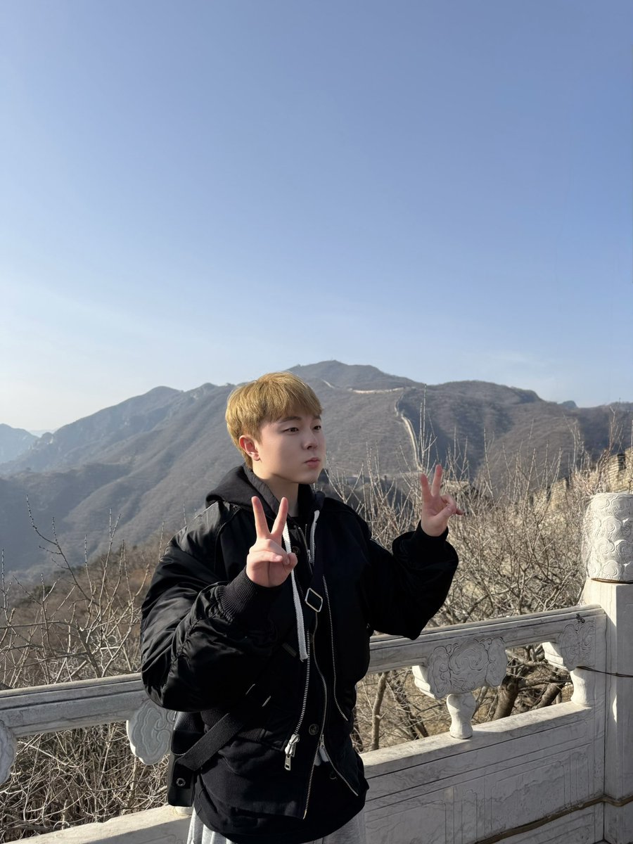euschu2's tweet photo. 춘절에 만리장성 오지말기😭 https://t.co/0dztooiFl9