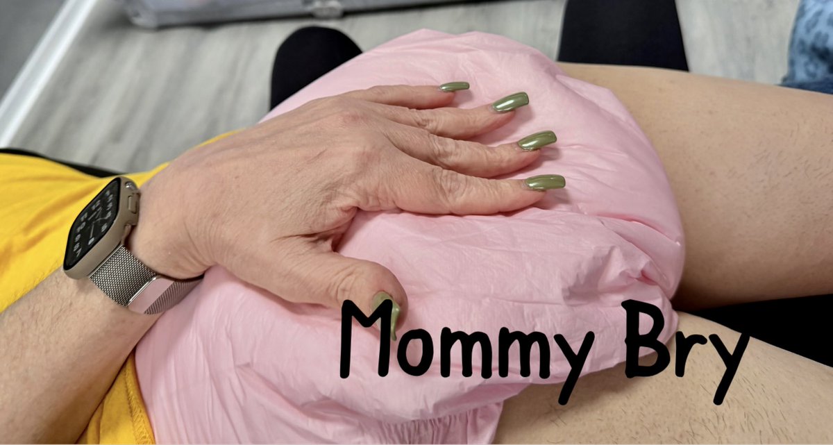 Mommy doing more diaper checks and diaper rubs  #mommy #babyboy #abdl #diaper