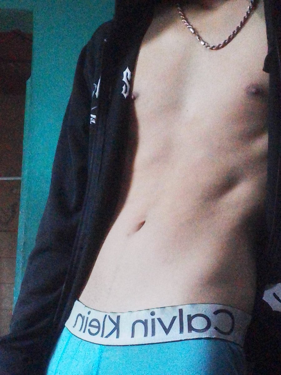 CoitaJhack's tweet photo. Me quito la gorra o me quitas el boxer tu https://t.co/xICBI1NJXs