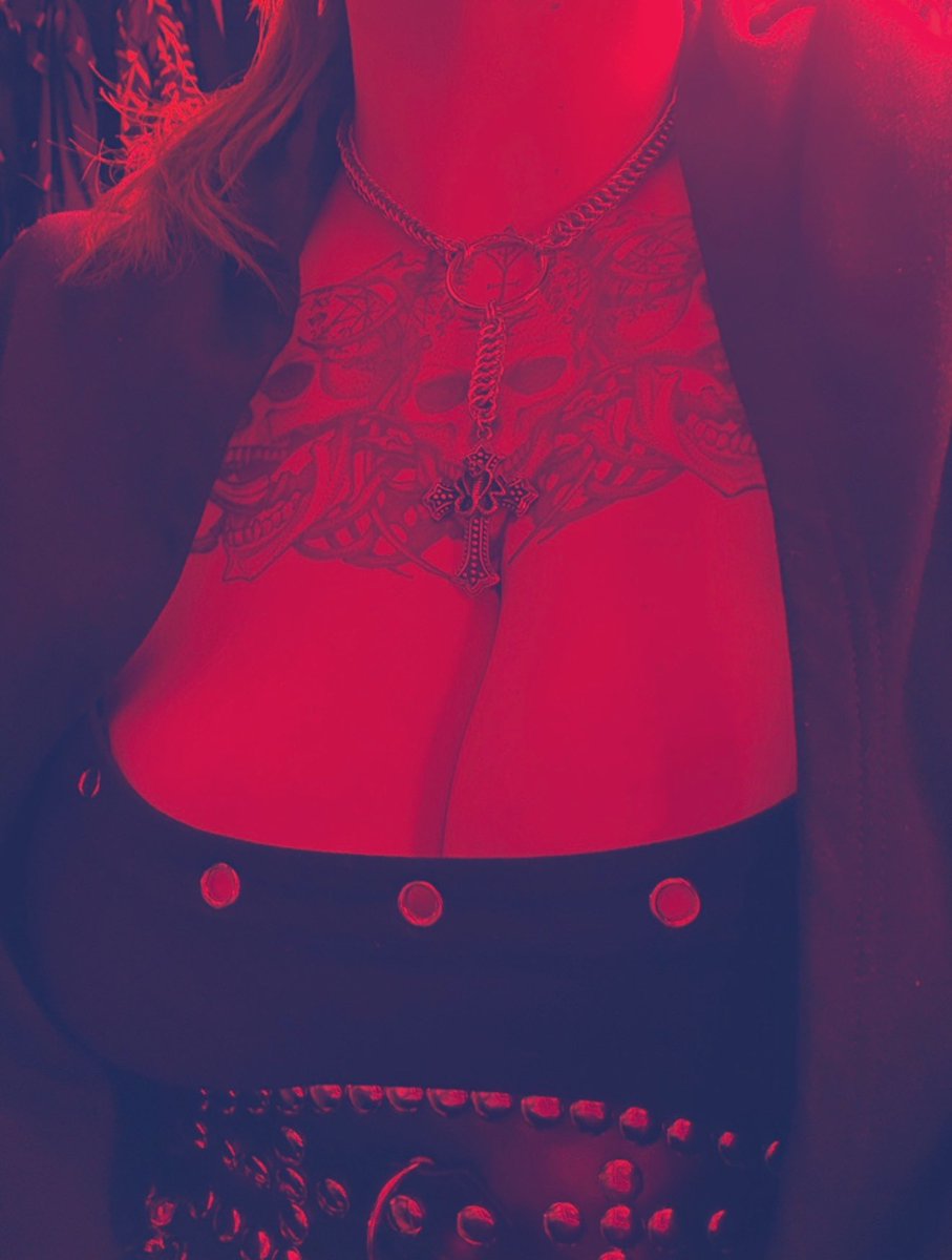 ⛓️Sending you chill Friday vibes. 🖤⛓️