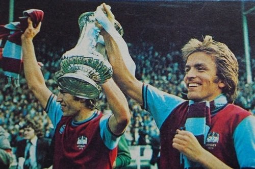 Billy Bonds Stand tweet media