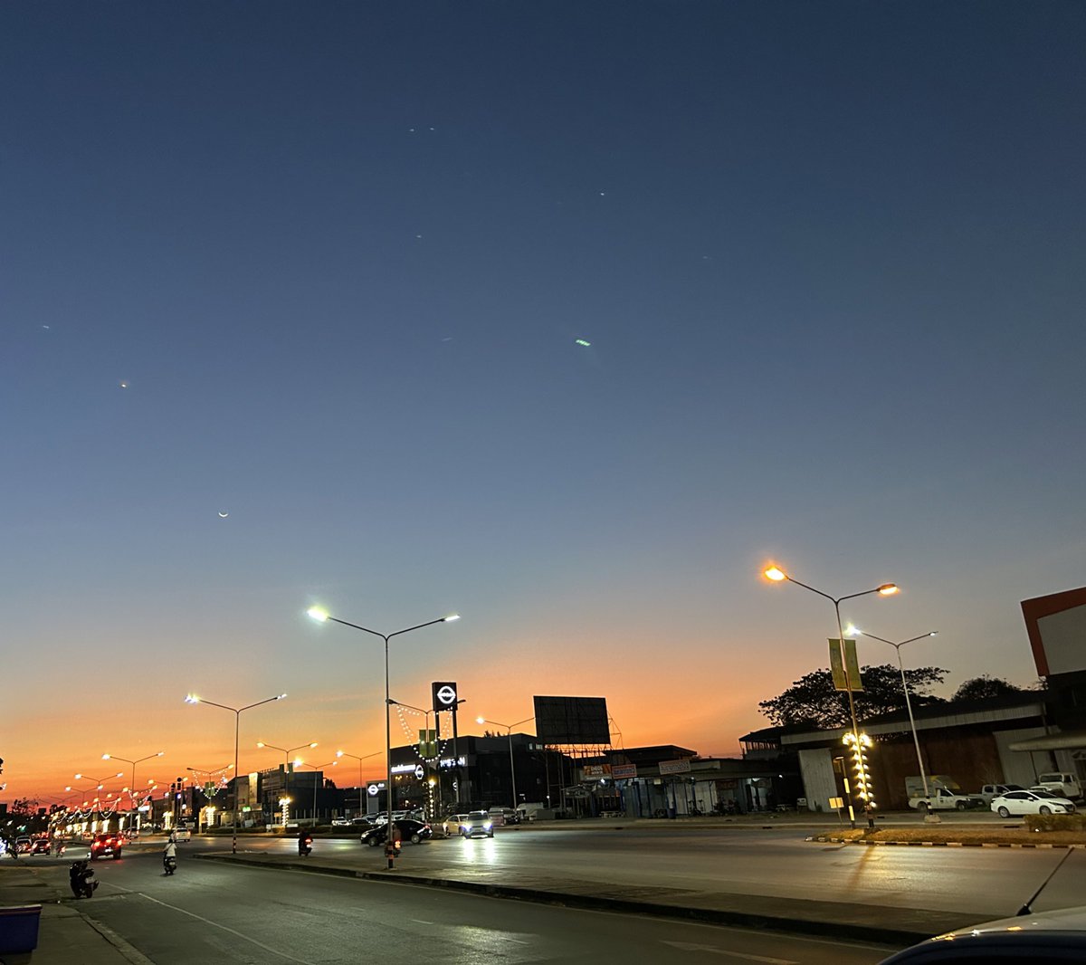 ก็อย่างว่าแหละ 😵‍💫 #นครพนม #เลส