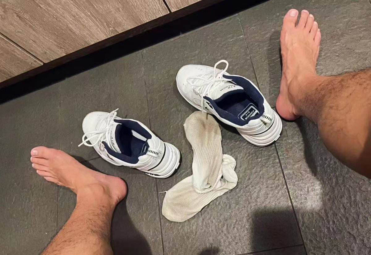 Hi：有西安小骚0或小贱奴吗？约起来！
