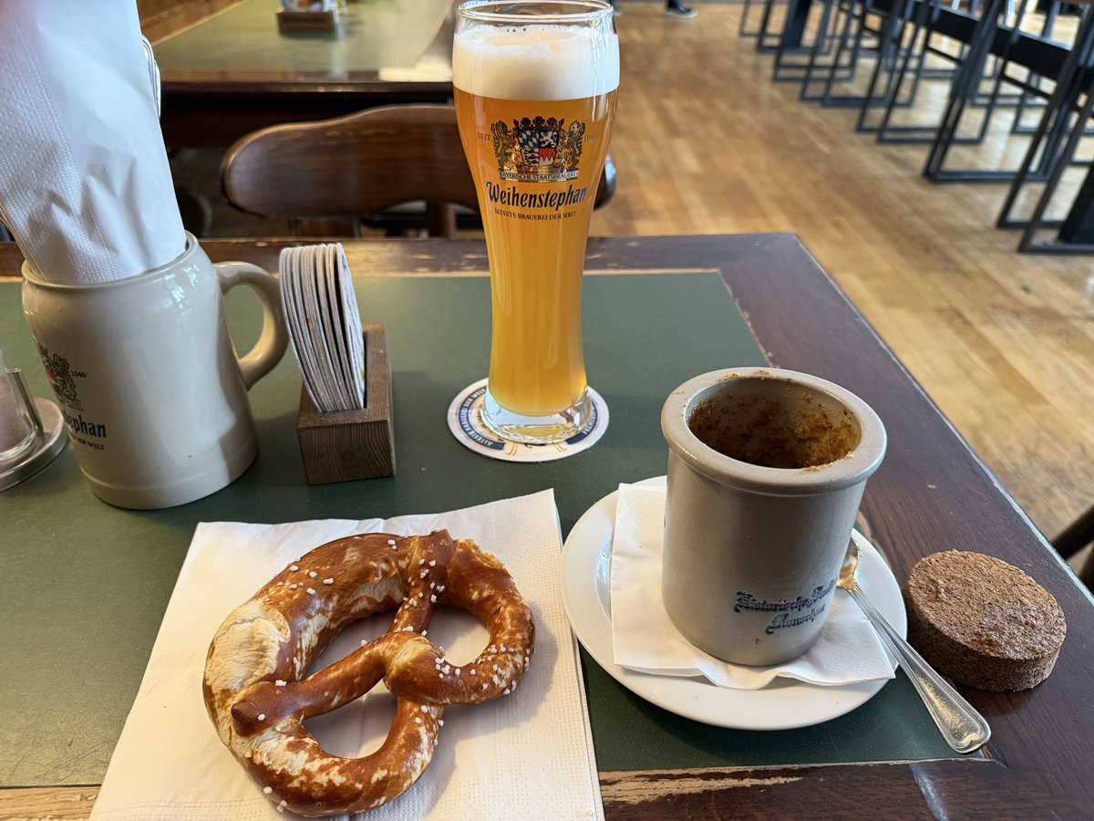 目的地ミュンヘンに到着！ 雪が積もってて移動がつらい……チェックイン