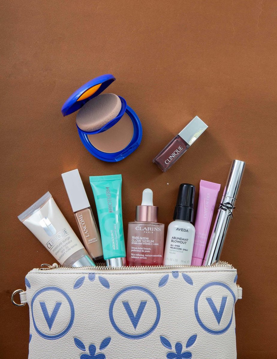 HondosCenter's tweet photo. Weekend Essentials ✨👜

🛍️Ανακαλύψτε τα αγαπημένα σας select beauty προϊόντα για το τριήμερο στα καταστήματα Hondos Center και στο https://t.co/pP7bwzKH6M.

#hondoscenter #weekendvibes #beautyessentials #travelbeauty #skincare https://t.co/e9KiQIJSue