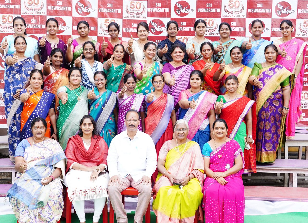 sri_viswasanthi's tweet photo. Heartfelt Gratitude to Our Gurus🙏👏
Residential School in Vuyyurru Vijayawada
📞92474 56148 / 99489 84444
https://t.co/1n8N6Mk21B
#ThankYouTeachers #GuruBrahmas #TeacherPower #ShapingFutures #AllRounders #SriViswasanthi #CBSESchool #ResidentialSchool #BoardingSchool #vijayawada https://t.co/FQDWIwytBy