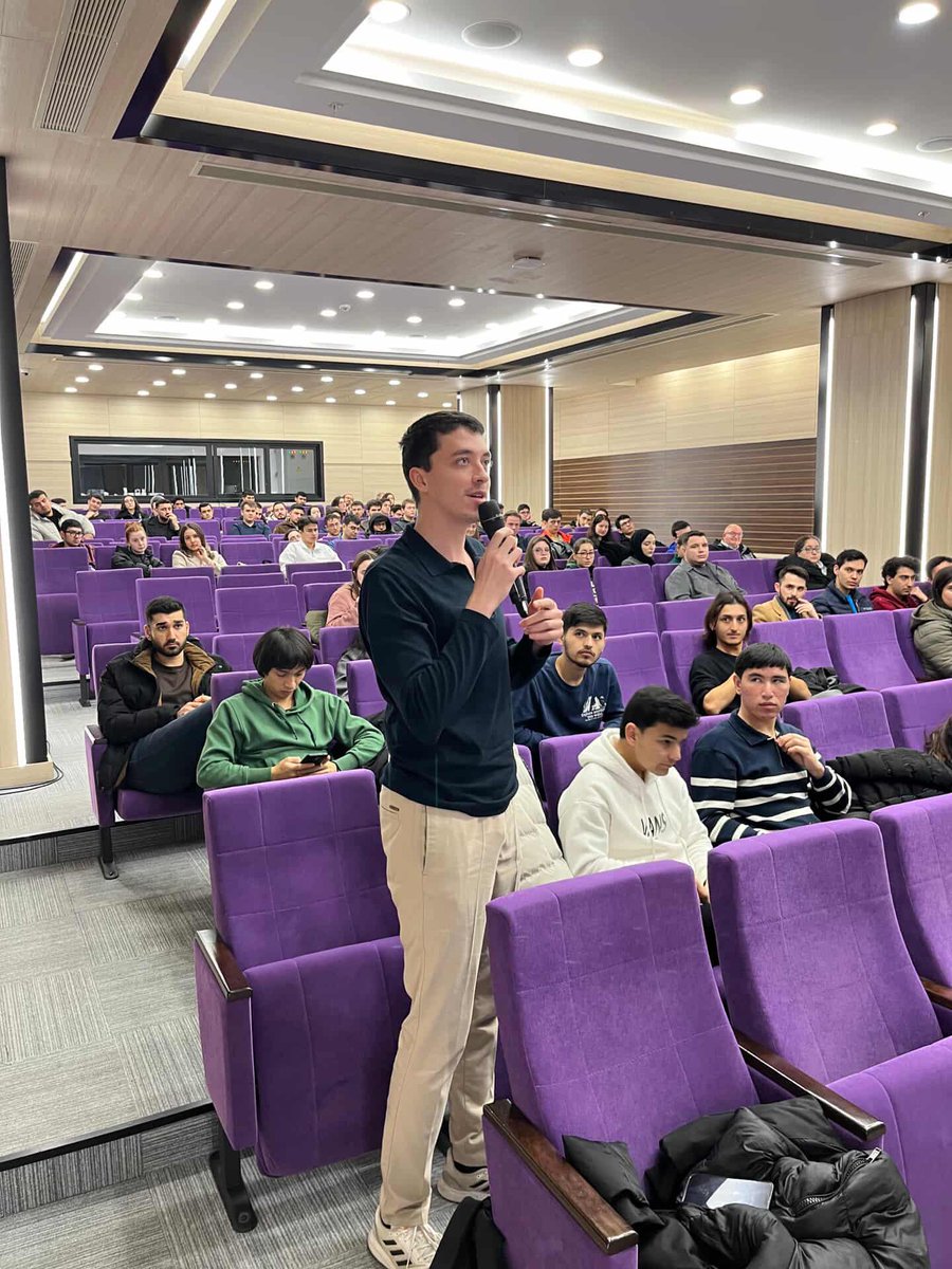 IAUubyo's tweet photo. Değerli bilgi ve deneyimlerini bizlerle paylaşan davetli konuşmacımız Sn. Şükrü Cem Kaya, Moderatörlerimiz Doç. Dr. Burçin Kaplan ve Dr. Öğr. Üyesi Samet Gümüş başta olmak üzere etkinliğimize katılım sağlayan tüm İstanbul Aydın Üniversitesi ailesine teşekkür ederiz🙌 https://t.co/awxM6kdYgz