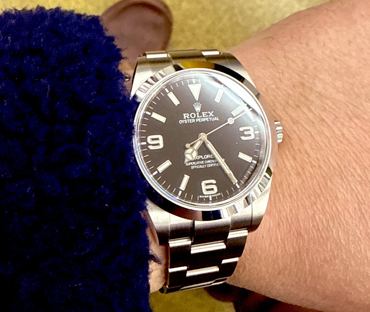 HideRoom4's tweet image. 今週もお疲れ様でしたー🧑‍💼
華金スタートです⤴️

仕事終わりの嫁さんと
途中駅で待ち合わせ🚉

今夜もお寿司🍣行ってきます。

ロレックス　エクスプローラー⌚️