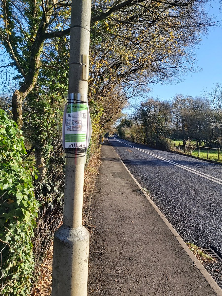 We are campaigning to improve this footway that will making it easier #walkingwheelingcycling
👉Wider footway for safe bi-directional travel
👉Less overgrown/overhanging trees that disrupts travel
👉Making it more accessible for all ages and abilities
COME ON <a href="/SwanseaCouncil/">Swansea Council</a>