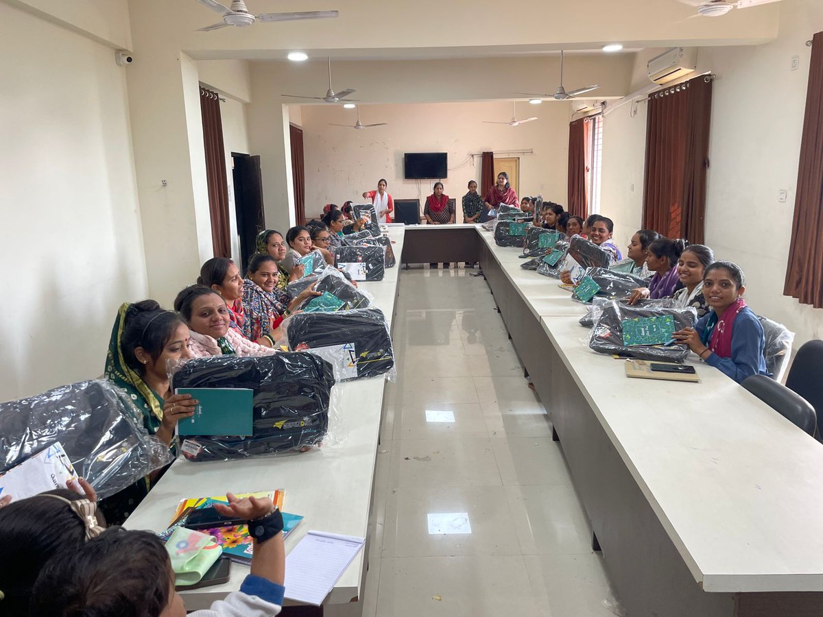 ICDSJamnagar's tweet photo. આઈસીડીએસ જિલ્લા પંચાયત દ્વારા ઇન્કલ્યુશિવ આંગણવાડી તાલીમનું આયોજન લાલપુર અને ધ્રોલ ઘટકમાં કરવામાં આવેલ જિલ્લો જામનગર https://t.co/6yGIPy68Ix