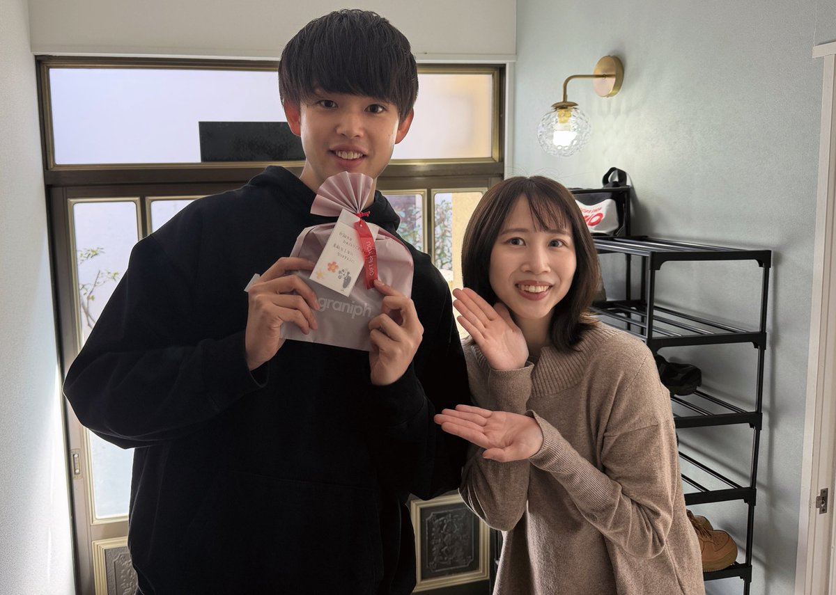 Ryyyyu03's tweet photo. わざわざ本社までプレゼントを届けてくれて本当にありがとうございます😭

本当に良い仲間に恵まれていると実感しています。

弊社は、業界をより良い方向へ変えるため、  
みんなが覚悟を持って現場に向き合っています。

かけがえのない瞬間が毎日あることに感謝し、  
改めて私も本気で仕事に向き合っていきます。

#重度訪問介護 
#マツノケア