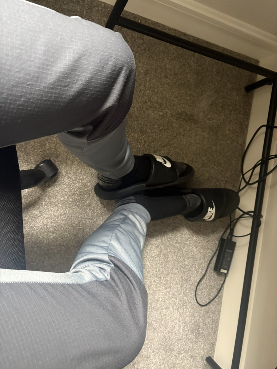 Which little slut wants to be down there all day as i WFH!