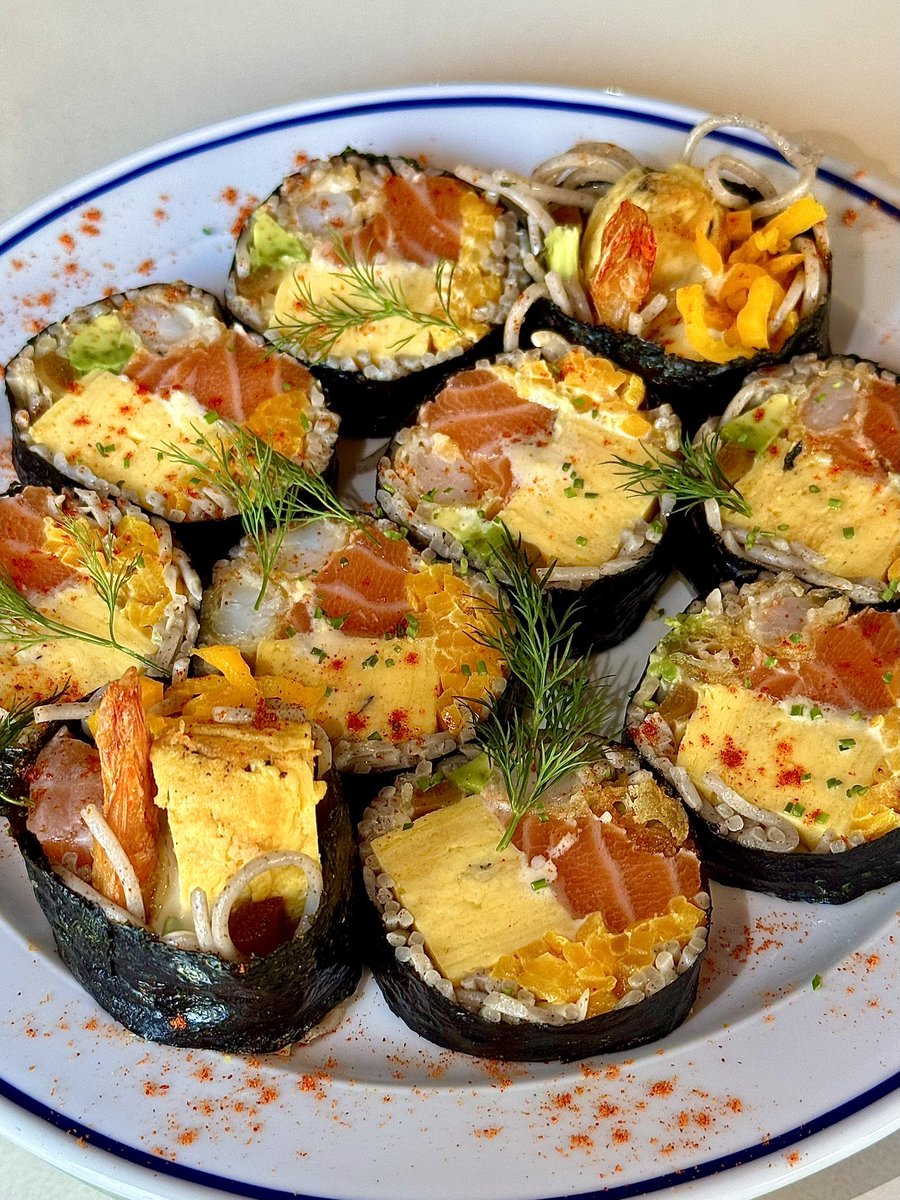 aallonez's tweet photo. 연어소바롤 << 처음 먹어봤는데 너무 맛있음 https://t.co/gdG5bNj5u1
