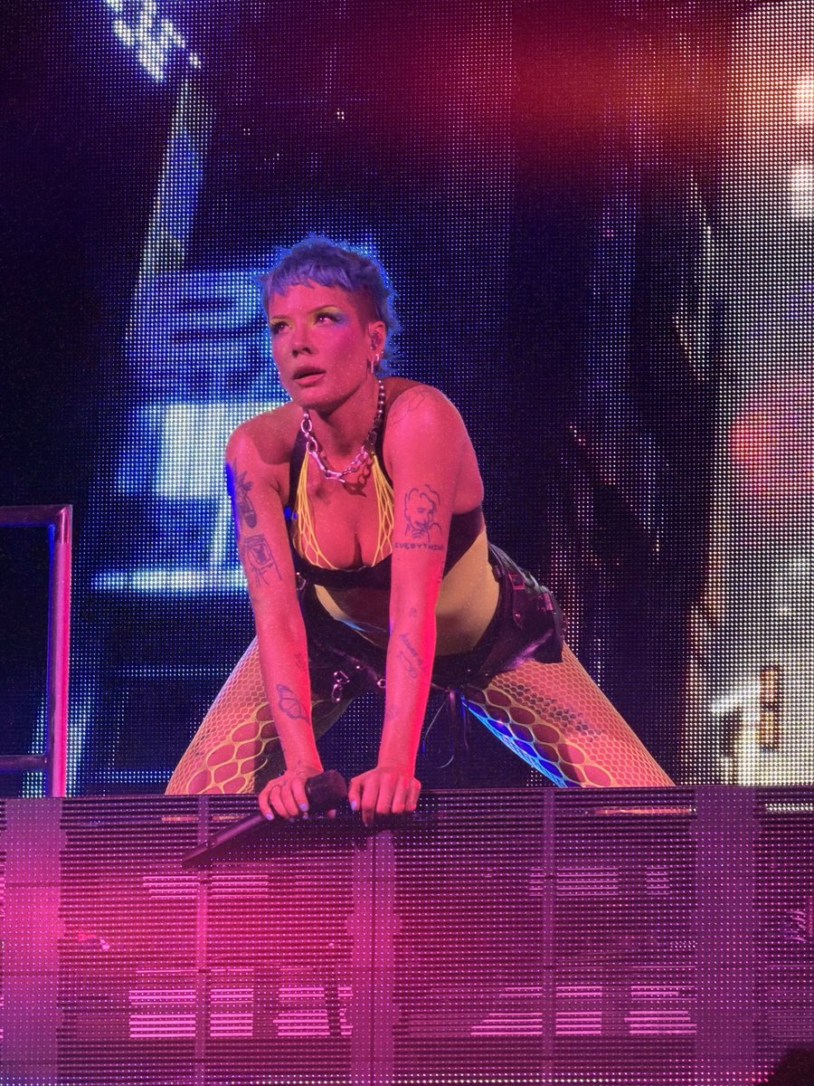 flawinmycode_'s tweet photo. I outdid myself with these photos damn 🥹🔥🔥🥵 they are so hot.

@halsey brisbane riverstage

📸: me - shot on iphone 17 pro max https://t.co/cZZ5XVryKp