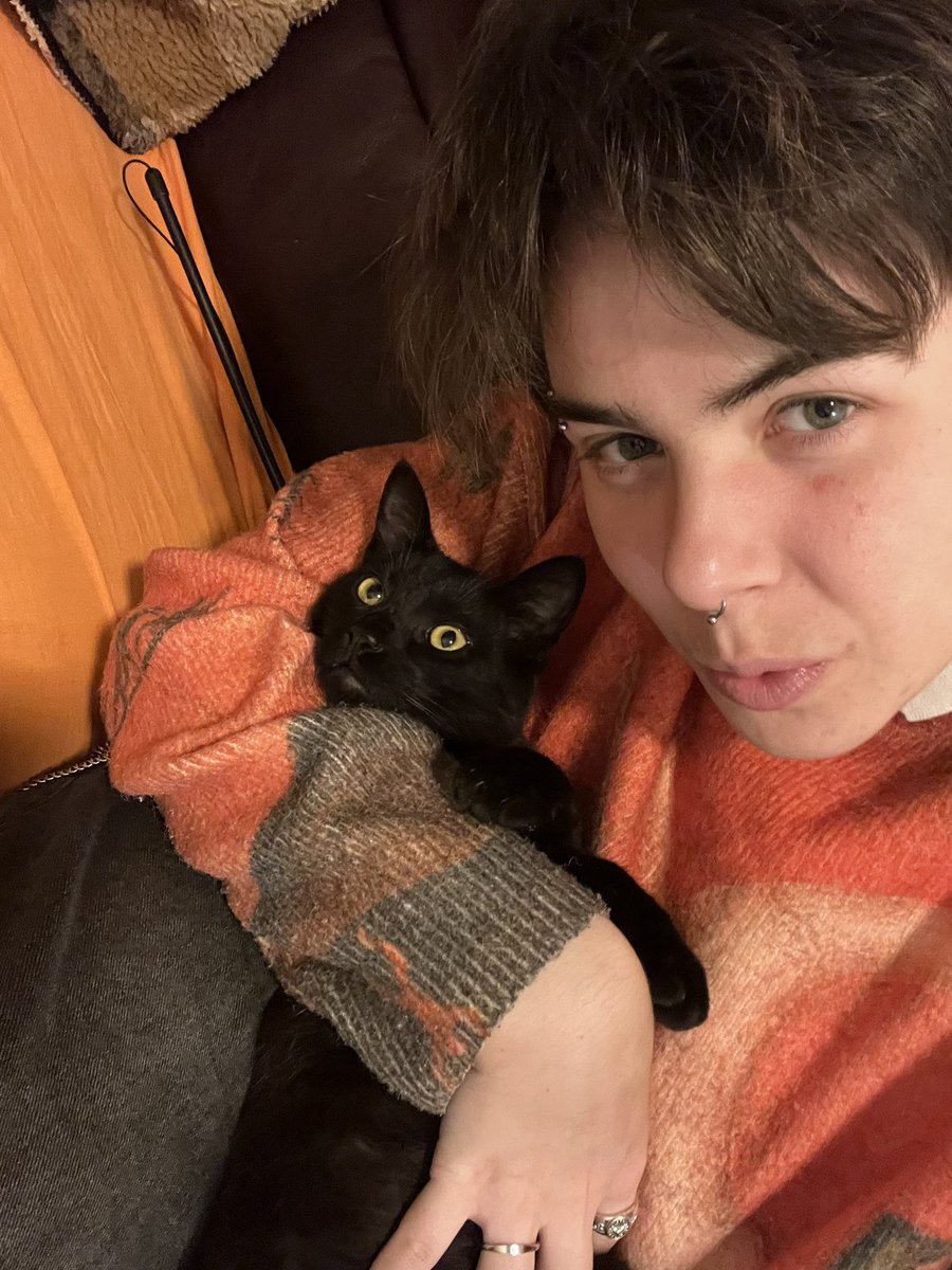 m🏳️🌈 (floreta’s fan account💘) tweet media