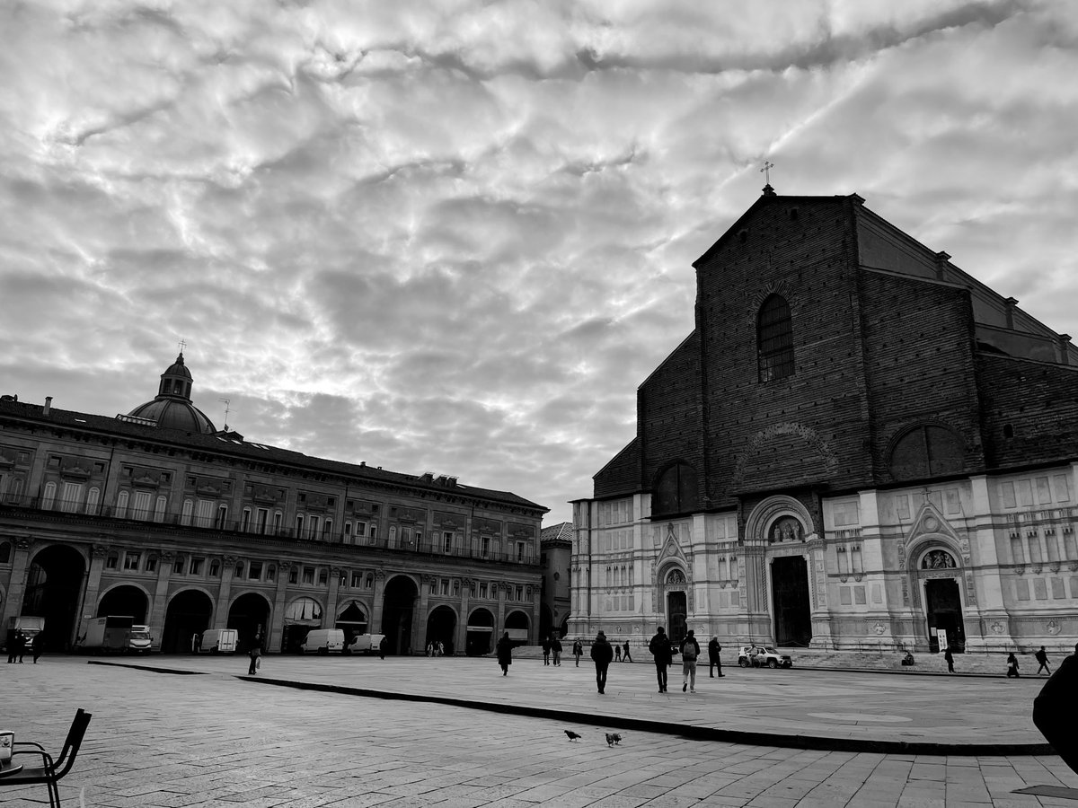 genamuriel's tweet photo. viaggiando per l’Italia sono sempre più convinta di vivere nel paese più bello del mondo ❤️
Bologna la Dotta 🥰 #Bologna #Italia #italiansummit https://t.co/X0AAI2k7Nd