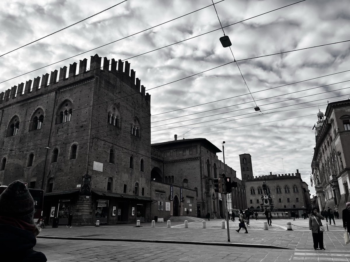 genamuriel's tweet photo. viaggiando per l’Italia sono sempre più convinta di vivere nel paese più bello del mondo ❤️
Bologna la Dotta 🥰 #Bologna #Italia #italiansummit https://t.co/X0AAI2k7Nd