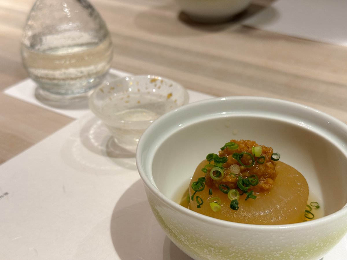 先日は結婚記念日という事で、毎年恒例の会席料理を堪能☺
味の調和が素晴らしい🙌
家でもこういう上品な味付けの料理作りてぇー