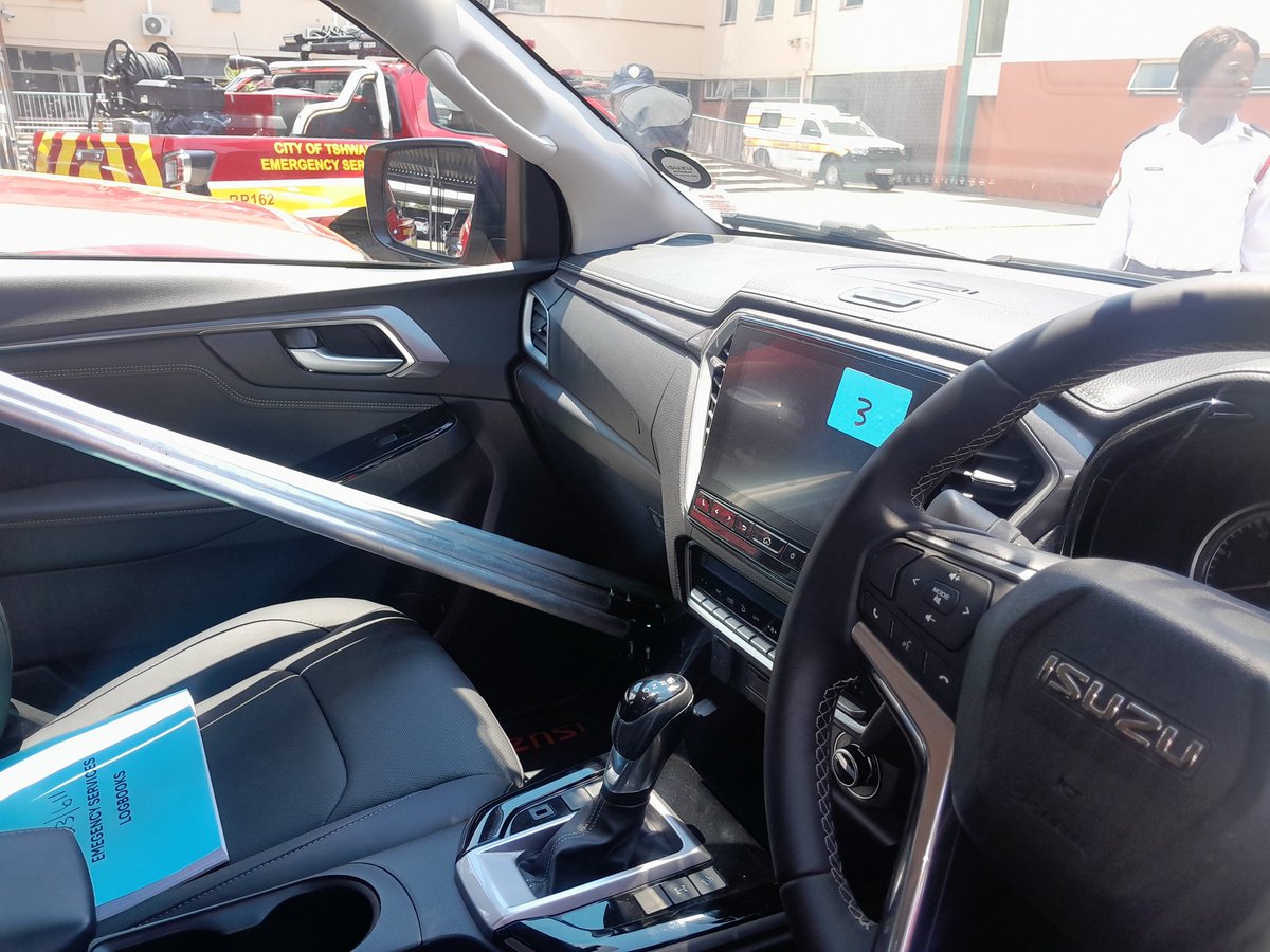 nasiphim's tweet image. We need to ensure we give our firefighters the best equipment so that they can protect our communities well🙏🏾