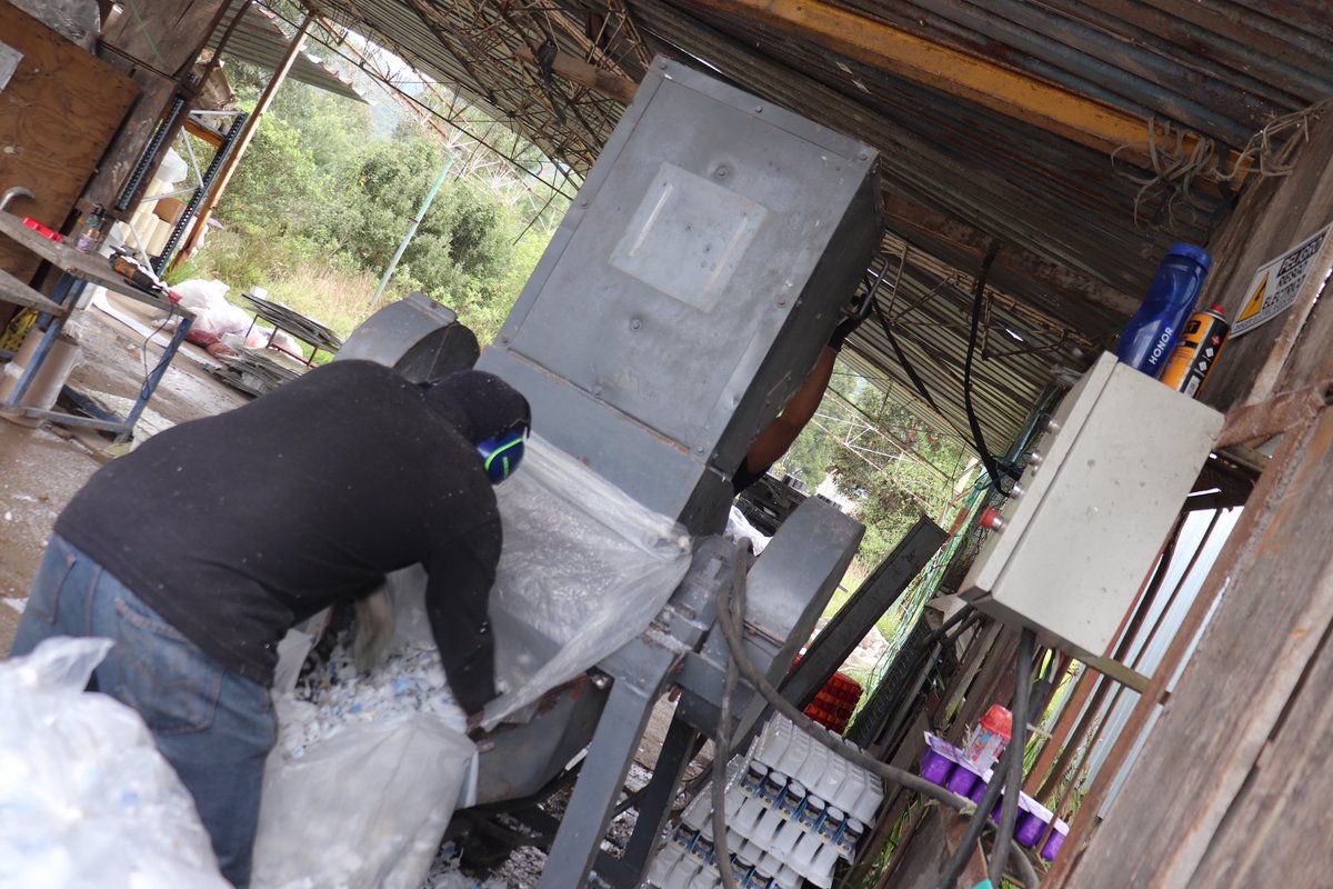 La sostenibilidad también se construye desde la industria.🙌🏻

La empresa colombiana <a href="/Alpina/">Alpina</a> se vincula a nuestra estrategia Entornos Sostenibles de la <a href="/CAR_Cundi/">CAR Cundinamarca</a> para impulsar la economía circular en la cuenca del río Bogotá.👏🏻💧

Como empresa ancla, acompañará a su cadena de