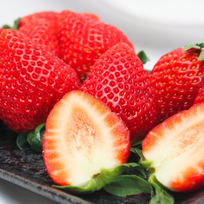GCall_News's tweet photo. ／
「食べる宝石」！
宮城産 MIGAKI ICHIGO（ミガキイチゴ）！
＼
厳しい基準をクリアしたものだけを出荷。 メディアでも話題の完熟もぎで味にもこだわった、この冬一押しの商品でございます。
▷https://t.co/pFVD0G6ZeD

#migakiichigo #ミガキイチゴ #いちご #食べる宝石 #gcall https://t.co/xYw2VDtLBc