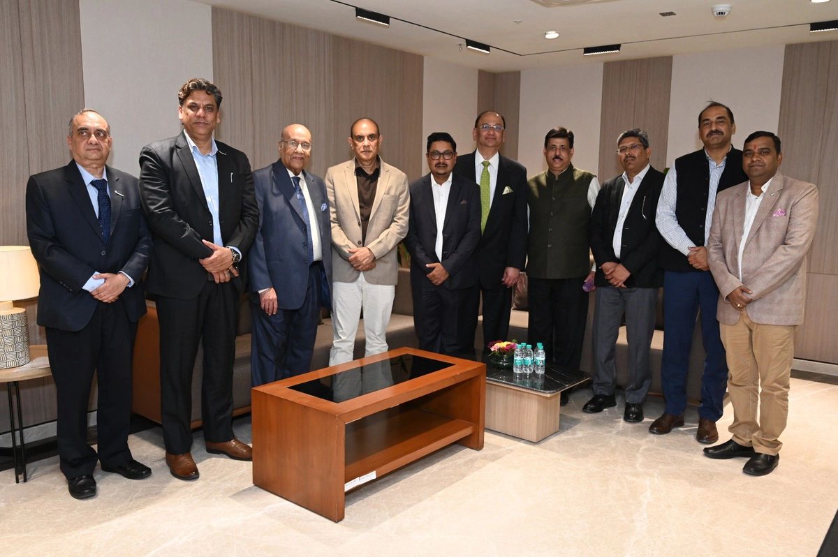 RailAnalysis's tweet image. #Texmaco and #RVNL formalise #jointventure to advance India’s #railmanufacturing landscape

Read more: railanalysis.in/rail-news/texm…

#JV #RollingStock #Manufacturing #MakeInIndia #IndianRailways #Agreement #SustainableDevelopment #RailAnalysis