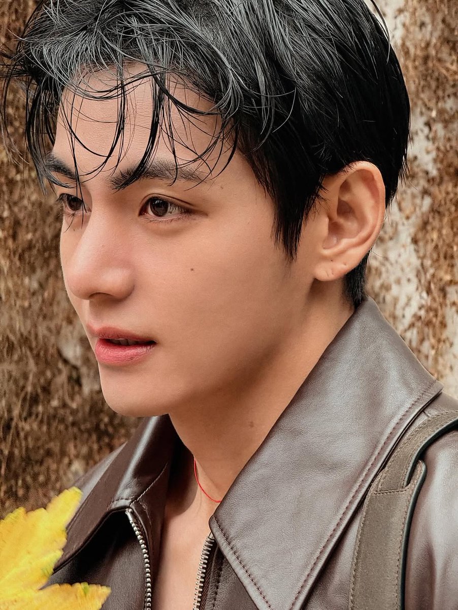 To <a href="/BIGHIT_MUSIC/">BIGHIT MUSIC</a> <a href="/bts_bighit/">BTS_official</a> We demand maximum protection for Taehyung. He has been subjected to this kind of treatment time and time again. We demand that the distribution of private chats without consent be followed up so that the person concerned gets a deterrent effect.
💜.