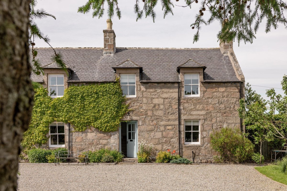 WeAcceptPets's tweet image. 🐾 "Had a lovely stay at Glen Dye. The accommodation was well thought out &amp;amp; spacious. The views were spectacular &amp;amp; the wood-fired hot tub was most welcome after a day of walking. Looking forward to returning." 🐾 

Accepts 🐶 🐈
weacceptpets.co.uk/Aberdeenshire/…

#GuestReview #Strachan