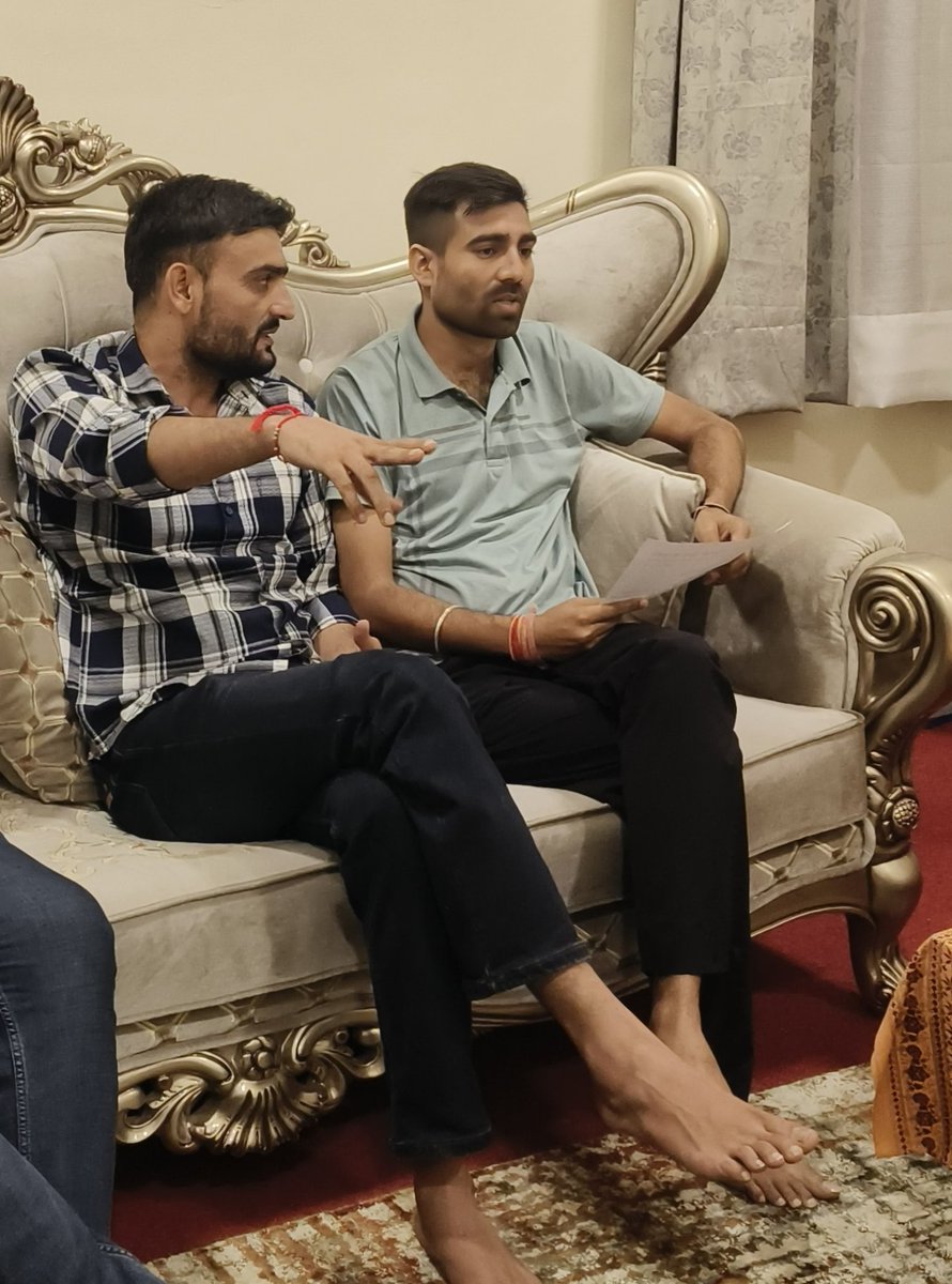 भाई विनोद जी जाखड़ वो नोटिस आया था उसका जवाब..?
👇👇👇
राजस्थान की माटी से उठकर, संघर्ष के दम पर दिल्ली तक पहुँचने वाला नाम — विनोद जाखड़।
पहली बार राजस्थान का बेटा NSUI का राष्ट्रीय अध्यक्ष बना, यह जमीनी मेहनत और समर्पण की सच्ची जीत है।
Congratulations dear bro <a href="/VinodJakharIN/">VINOD JAKHAR</a>