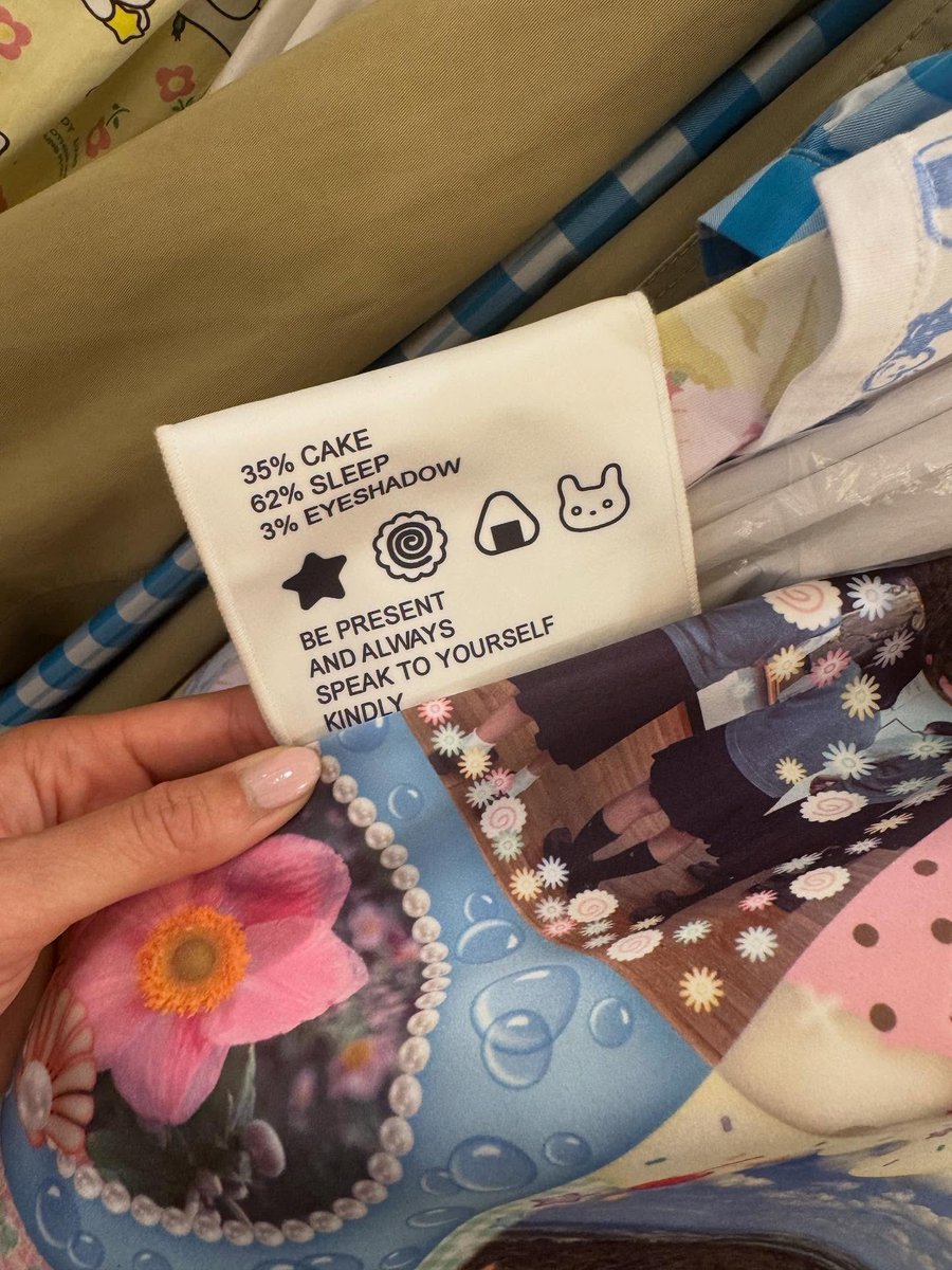 babyrosec0m's tweet image. Sandy Liang大好きだけど、
今回のFWも楽しみ 〜👗🎀

わんちゃんシューズかわいすぎる〜〜 🐶🩵🤍