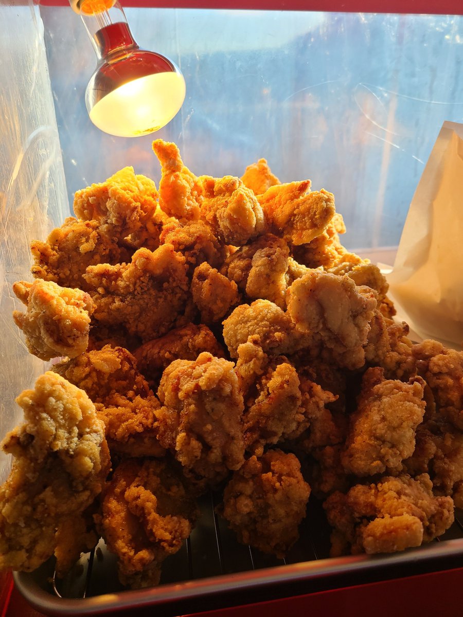 \ 3/1開催！グルメ市 出店店舗ご紹介 /

◼︎膳と宴 様
サクサクジューシーで旨味たっぷりのからあげ。寒い日に食べる、揚げたてのからあげは体の芯まであたたまります。ぜひ、お子さまも一緒にお楽しみください♪

> buff.ly/LslOXSc

#あきる野市 #五日市 #グルメ市 #からあげ