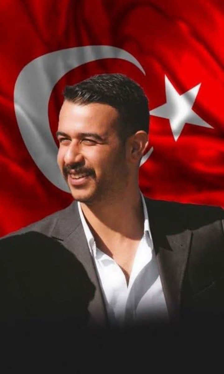 KarabeyBasaran's tweet photo. 11 yıl önce bugün, sözde çözüm süreci!!! döneminde, dağdaki teröristlerin üniversitelere sızan şehirdeki temsilcileri tarafından şehit edilen #FıratYılmazÇakıroğlu kardeşimi sevgi, saygı, rahmet, minnet ve duayla anıyorum.
Tarih okurken tarih yazan yiğit kutlu tinin şad olsun…🇹🇷 https://t.co/BZbJCVn6tw