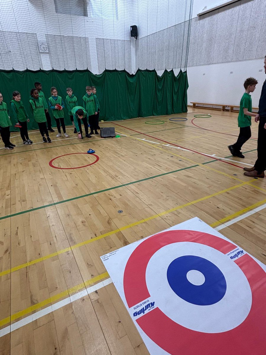 hazleheadschool's tweet photo. Masterclasses have begun with pupils making a choice in their learning . They selected Curling 🇬🇧getting behind Team GB in the Winter Olympics 💚❤️
#AFCCTCommunityCup
@AFCCT
@TAQAGroup https://t.co/fXLhXDc7vE
