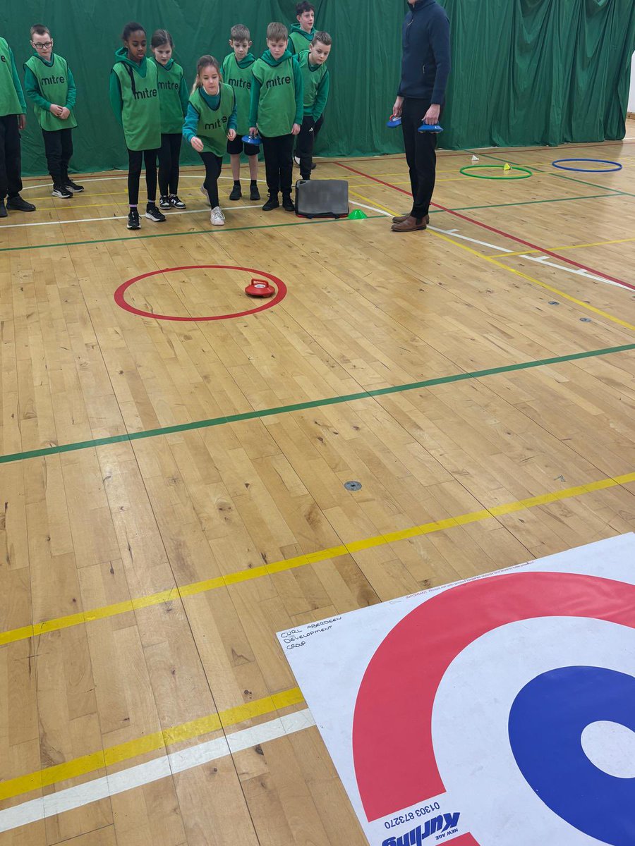 hazleheadschool's tweet photo. Masterclasses have begun with pupils making a choice in their learning . They selected Curling 🇬🇧getting behind Team GB in the Winter Olympics 💚❤️
#AFCCTCommunityCup
@AFCCT
@TAQAGroup https://t.co/fXLhXDc7vE
