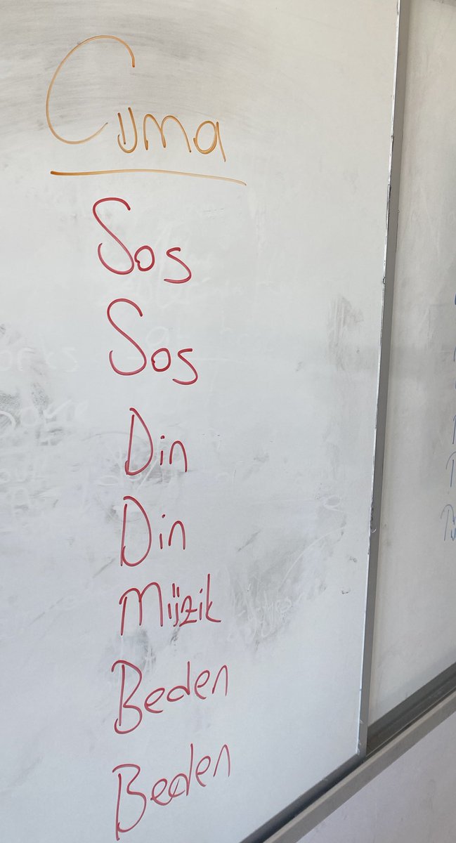 Ders programı değişmiş. Kıskandım valla ne yalan söyleyim