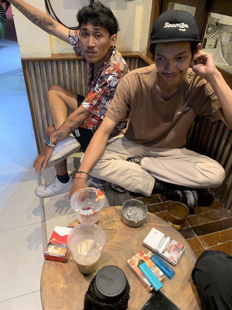 NaimSoe's tweet photo. buko2 https://t.co/nlNwBPKJgI