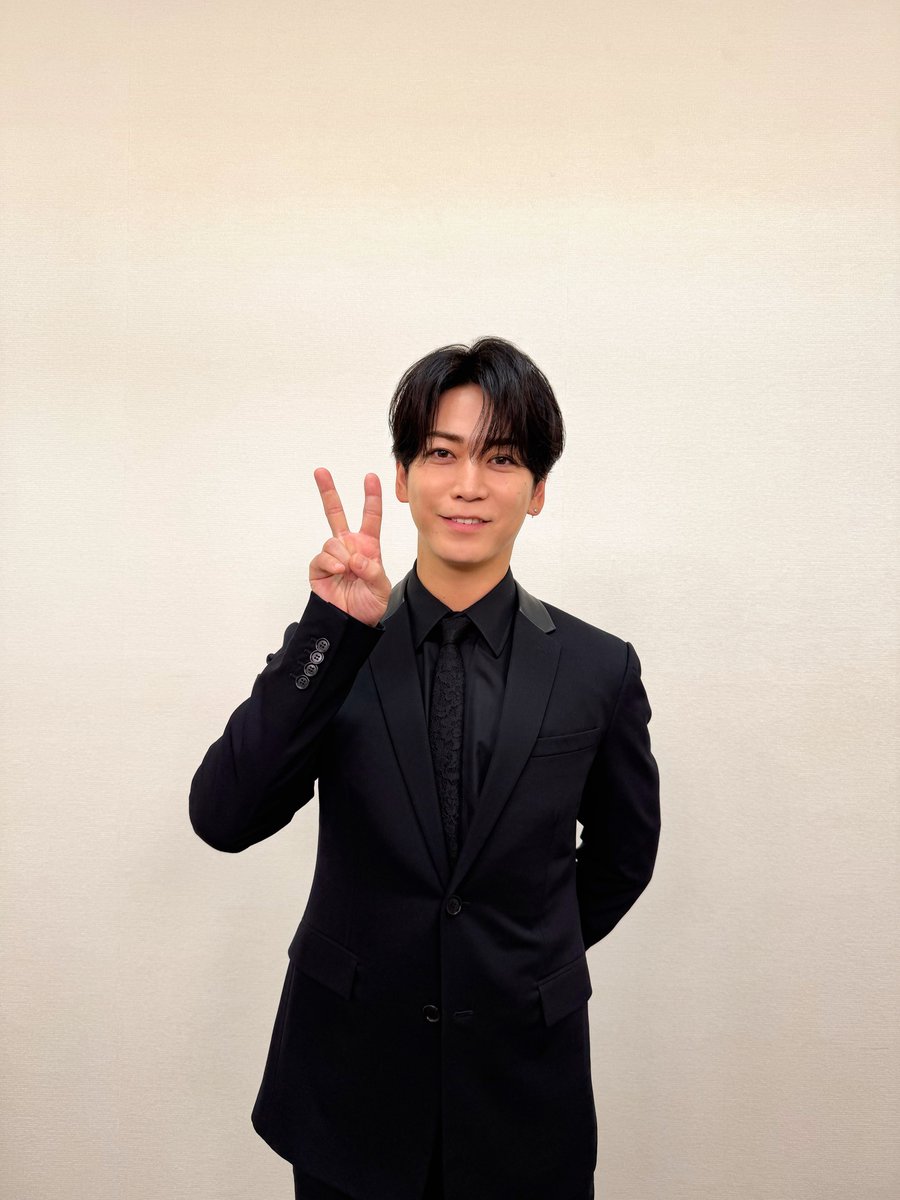 ⠀＼　＼　 \ 　/ 　／　／
⠀
⠀⠀第2話放送・配信まで
⠀⠀⠀ ⚔️あと 𝟏 時間 💥
⠀
⠀／　／　 /　 \　 ＼　＼
⠀
今週は #亀梨和也 さんがお知らせ✨
⠀
皆さま、視聴の準備はできてますか？
今週もぜひ #ドラマ水滸伝 をつけて
一緒に盛り上がりましょう🔥