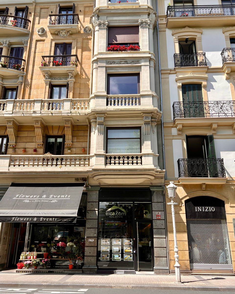 EicaInmob's tweet photo. ¿Por qué #Eica?

✅ #Experiencia local contrastada: Sabemos lo que vale tu inmueble.
✅ #Profesionalidad certificada: Garantía #Realtor y #CRS.
✅ Discreción absoluta y trato cercano: Tu tranquilidad es nuestra prioridad.

https://t.co/GeskcuEsvK

#LuxuryRealEstate #SanSebastián https://t.co/OCUwRhAc91