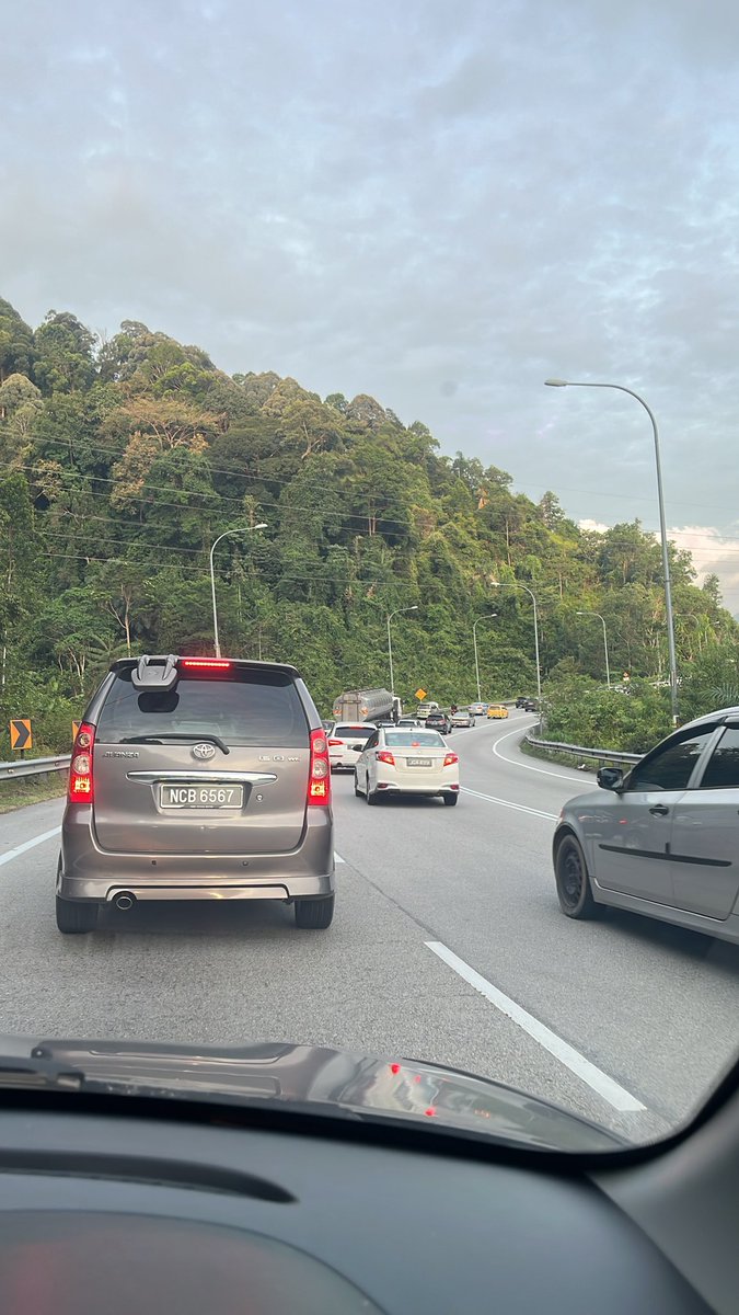 muhammadirfnnn's tweet photo. senang je nak tangkap org negeri sembilan ni, cari je diorang kat kg tiap minggu 😂 https://t.co/jecqt8urA8